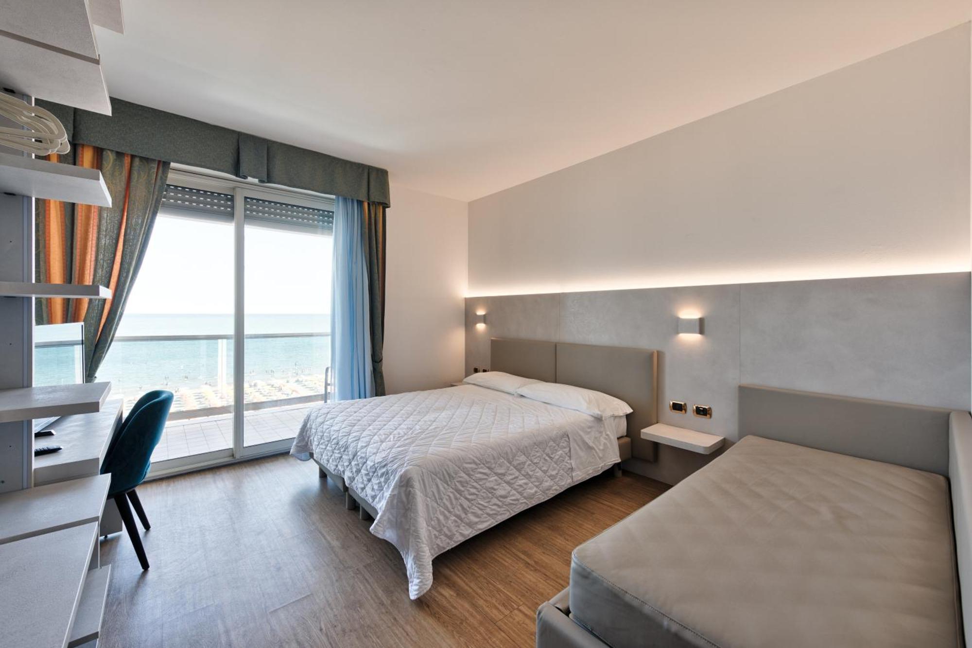 Hotel Columbus Lignano Sabbiadoro Kültér fotó